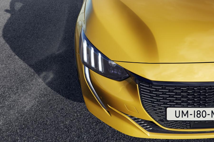 Детали экстерьера Peugeot 208 GT-Line 2019 года  (WW) (фото 15 из 56)